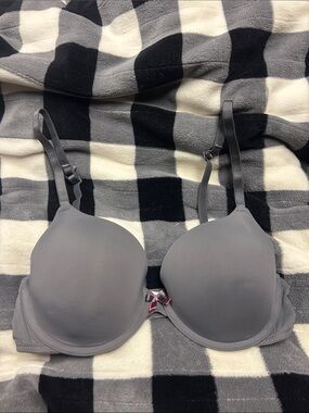 Xhilaration Gray T-Shirt Bra with Pink Accent Bow